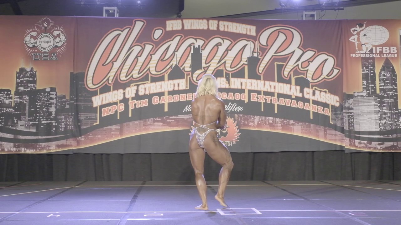 Middleweight Awards and Heavyweight Noelle Rockwell Posing Routine